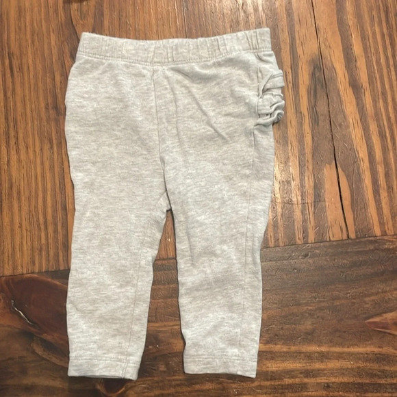 Carters/old navy pants bundle 3-6M - Picture 4 of 5